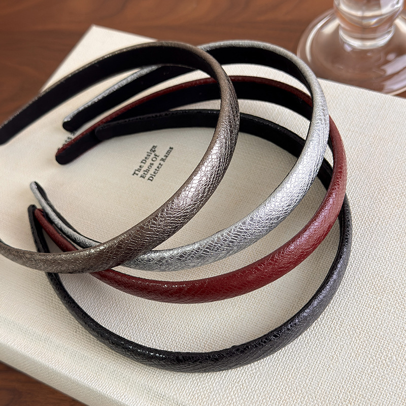 Cienka czerwona skórzana opask – Leatherwork Rings recenzja i cena