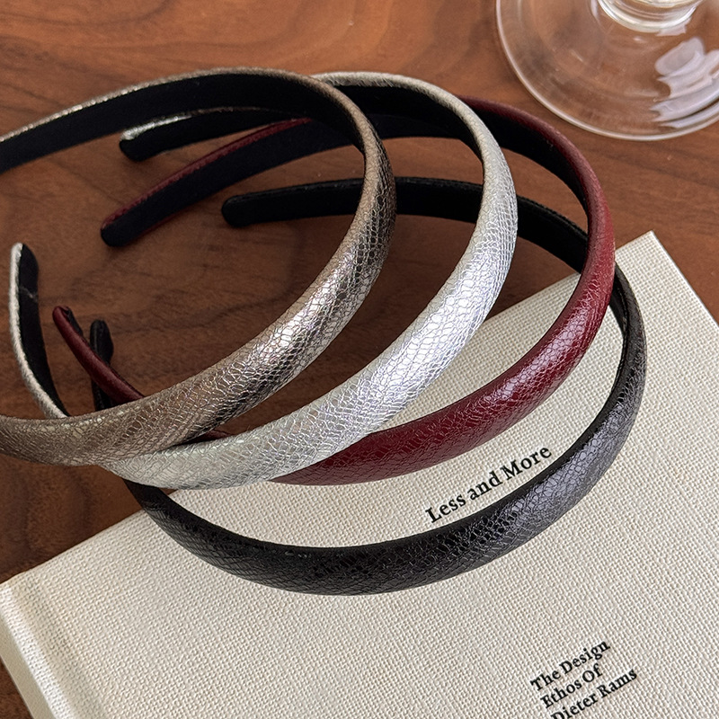 Cienka czerwona skórzana opask – Leatherwork Rings recenzja i cena