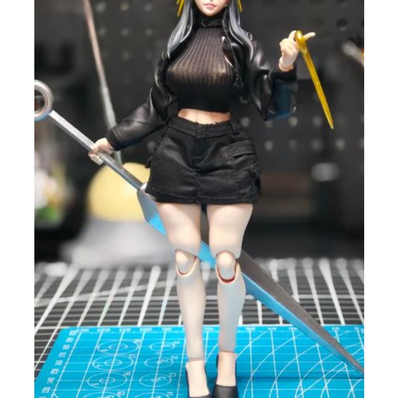 Figurka żeńska w skali 1/12, k – Leatherworking Items recenzja i cena