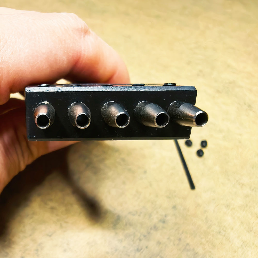 Okrągły dziurkacz do skóry z 5 – Leatherwork Hole Punch recenzja i cena